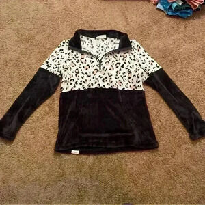 Cheeky’s black and cheetah print plush quarter zip pullover size s